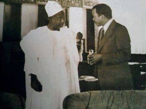 Article : Pourquoi les Camerounais adorent détester Paul Biya
