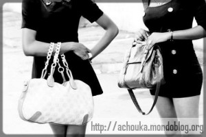 Article : Qu&rsquo;est-ce qu&rsquo;il y a dans le sac d&rsquo;une Camerounaise ?