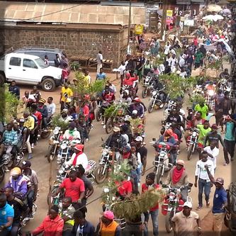 les populations de Bamenda dans la rue