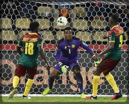 Fabrice Ondoa dans sa cage contre le Ghana