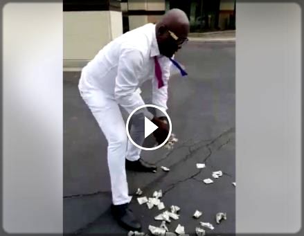 vidéo de Longuè Longuè en train de ramasser l'argent à Chicago