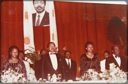 Paul Biya, première visite à Douala en tant que président