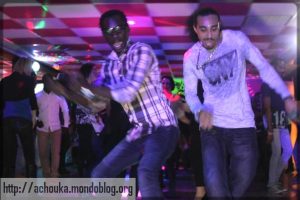 Article : Au Cameroun, on a forc&eacute;ment un ami qui boit la bi&egrave;re&hellip;