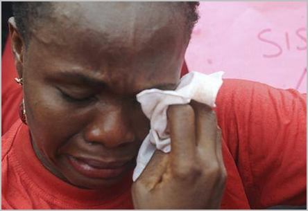 femme africaine qui pleure