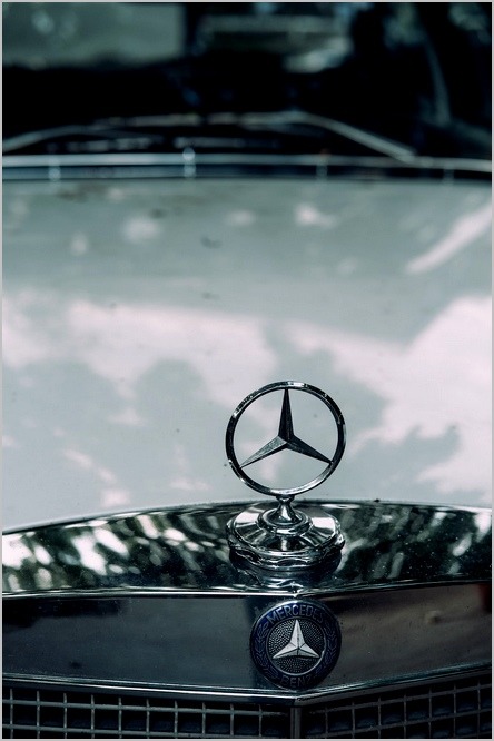 logo voiture Mercedes